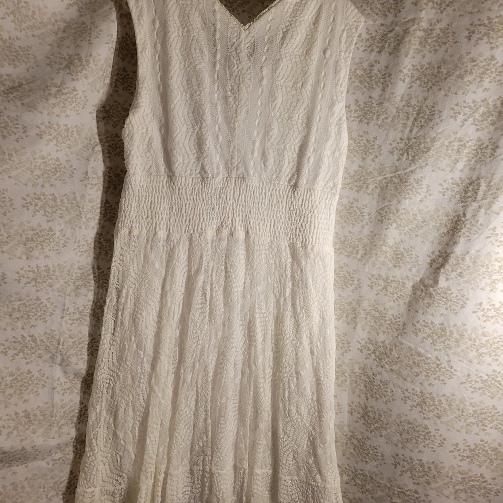 Dresses - Picture 2 of 2